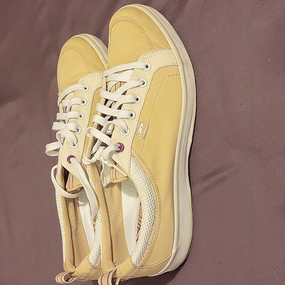 Women canvas Ked tennis shoes